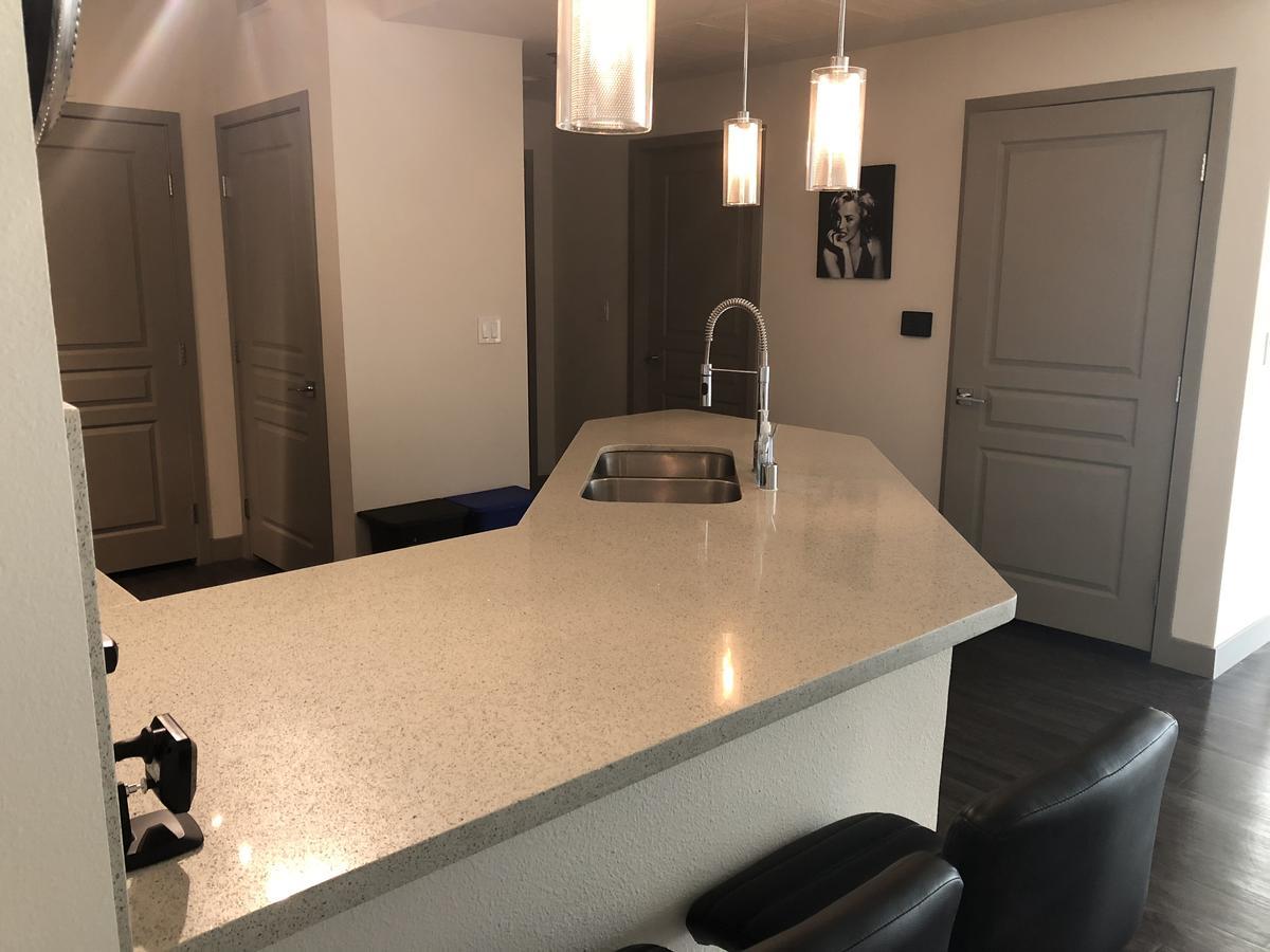 Apartment Cozy 2 Bedroom *